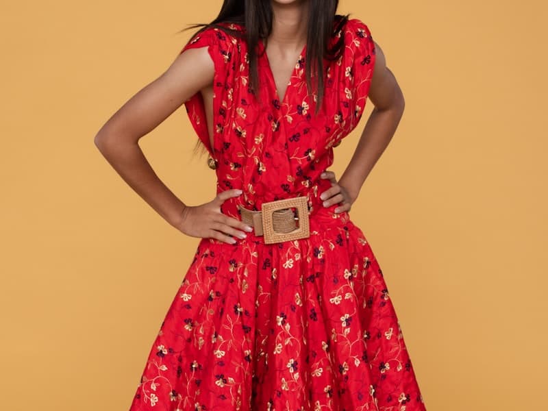 Posklep: Sukienki letnie 6kg (12-15 sztuk)